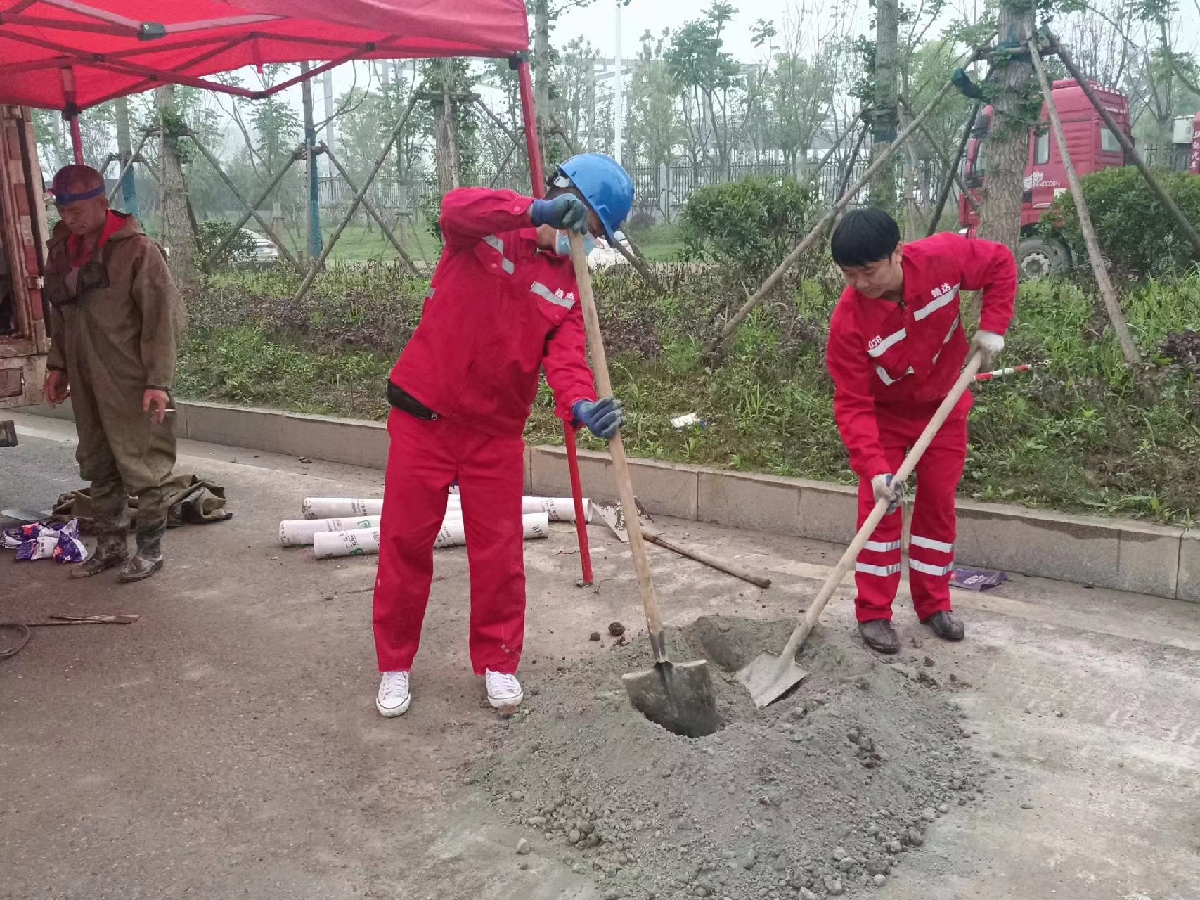新乐管道疏通哪家好】及时进行市政管道清淤